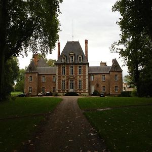 维拉尔庄园酒店 Villeneuve-sur-Allier Exterior photo
