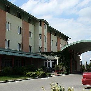 Jancsar Hotel Székesfehérvár Exterior photo