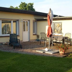 Haus-J-Bull-Das-Sonneneck-Ferienwohnung-An-Der-Schoenen-Ostsee-In-Börgerende-Rethwisch Exterior photo