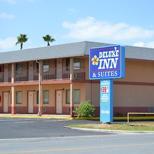 Deluxe Inn And Suites 韦斯拉科 Exterior photo