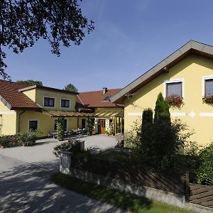 Privatzimmer Und Ferienwohnungen Leeb 佩尔森贝格 Exterior photo