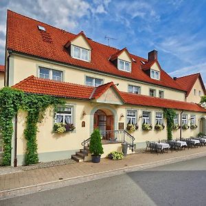 Adelsdorf Brauereigasthof Zum Loewenbraeu酒店 Exterior photo