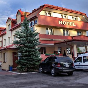 多多酒店 Biłgoraj Exterior photo