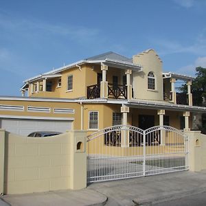 Apartments In Maya'S Bajan Villas 基督教堂市 Exterior photo