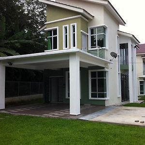 佳潘赖斯塔里新民宿 Malacca Exterior photo