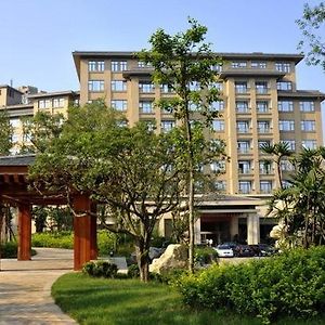 Tan Mu Lin Celebrity City Hotel 自贡 Room photo