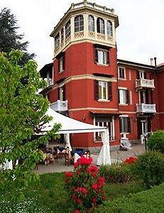 卡拉扎罗尼酒店 Gozzano Exterior photo