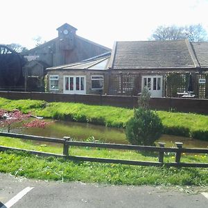 科尼斯雷老磨坊酒店 Castleside Exterior photo