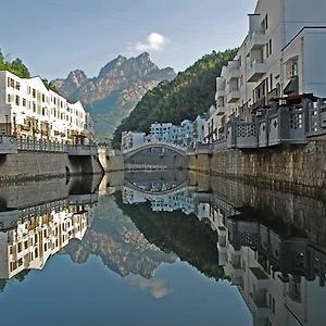 Yellow Mountain Bridge Over River Inn 黄山 Exterior photo