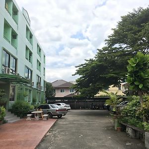 禅木安酒店 曼谷 Exterior photo