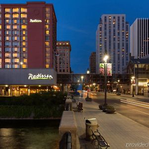 Rochester Riverside Hotel Exterior photo