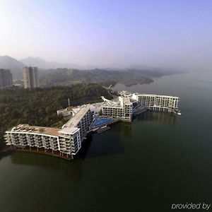 黄山太平湖绿地皇冠假日酒店 Exterior photo