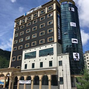 Ekonomy Hotel 旌善 Exterior photo