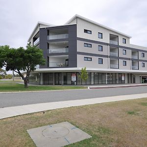 罗金厄姆海岸公寓 罗金汉姆 Exterior photo