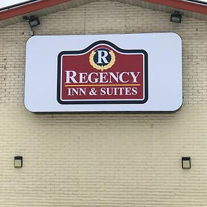 Regency Inn And Suites 欧克莱尔 Exterior photo