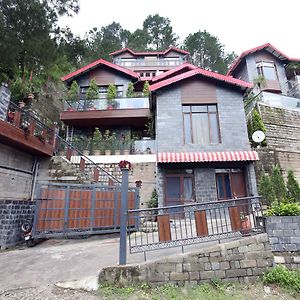 Oyo 9308 Home Valley View 2 Bhk Villa Near Kasauli Sabathu Exterior photo