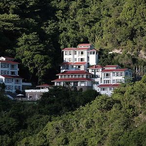 Queens Gardens Resort - A Hampshire Classic 博坦 Exterior photo