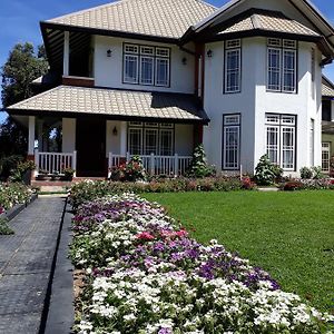 山镇小屋住宿加早餐旅馆 努沃勒埃利耶 Exterior photo