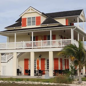 The Sandpiper Inn Crossing Rocks Exterior photo