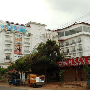 Kākināda Venky Residency酒店 Exterior photo