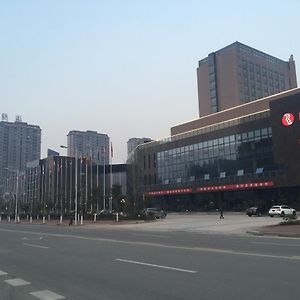 赤壁华美达广场酒店 Exterior photo