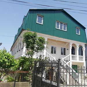 Guest House Quiet Home 巴统 Exterior photo