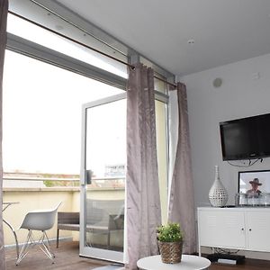 1 Bedroom Apartment With Balcony In 都柏林 Exterior photo