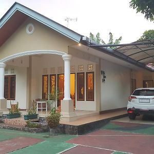 Manado Homestay46 Exterior photo