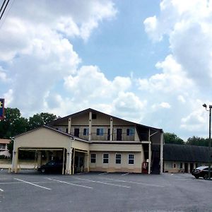 Budget Inn 卡尔霍恩 Exterior photo