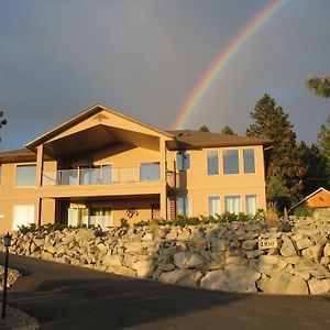 Above Naramata Bed & Breakfast住宿加早餐旅馆 Exterior photo