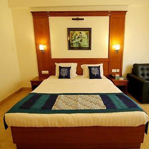 Oyo Rooms Jawaharlal Nehru Stadium Kochi Exterior photo