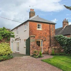 Old Church Coach House Church Leigh Exterior photo