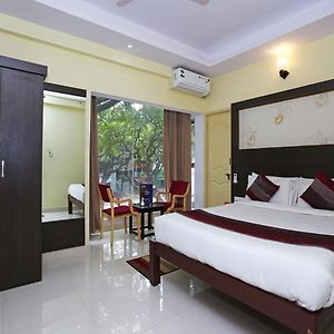 Hotel Prakaash Comforts 迈索尔 Exterior photo