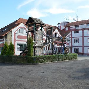 Bakov nad Jizerou Famozclub酒店 Exterior photo
