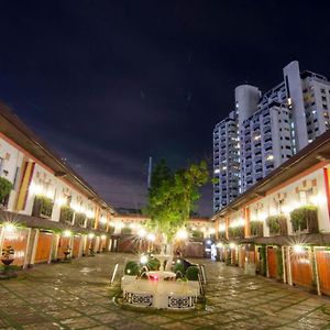 Victoria Court Suites Pasig 马尼拉 Exterior photo