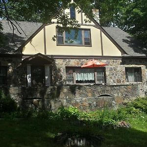 Maurrocks - A Pocono Mountains B&B 波科诺山 Exterior photo