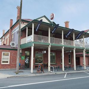 Riverina Hotel 霍尔布鲁克 Exterior photo