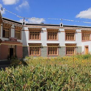 Hotel Pangong Residency 列城 Exterior photo