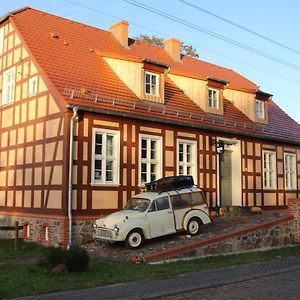 NeulewinSchuberts Oderbruch Landpension住宿加早餐旅馆 Exterior photo