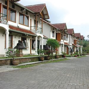 爪哇高地度假村 展玉 Exterior photo