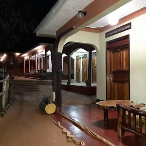 Rafiki Lodge Sipi Exterior photo