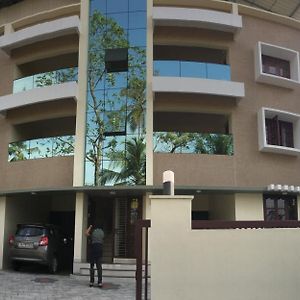 特里凡得琅Athrakkattu Enclave公寓 Exterior photo