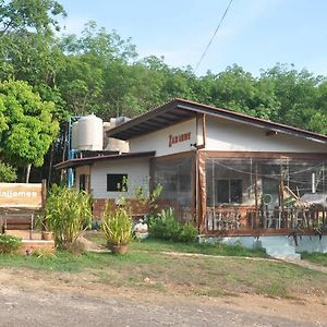 Najjamee Bungalow 布吉 Exterior photo