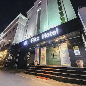 Ritz Hotel 春川 Exterior photo