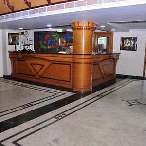 加扎拉酒店 帕拉克卡德 Exterior photo