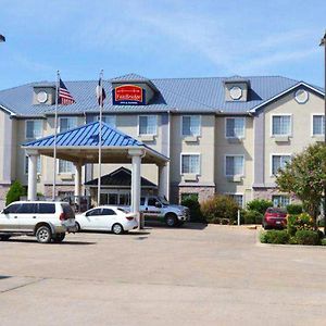 Fairbridge Inn & Suites 克利本 Exterior photo