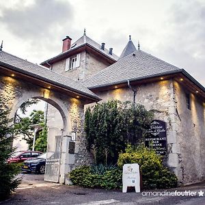 柴勒斯伯爵城堡酒店 沙勒·莱斯·伊奥克斯 Exterior photo