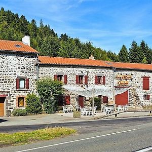 Auberge De La Moreno Saint-Genès-Champanelle Exterior photo