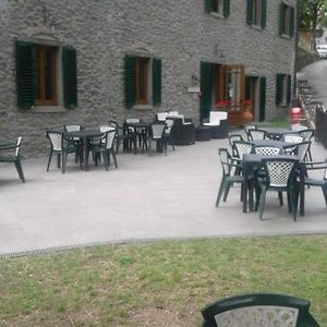 La Foresta Albergo Ristorante Pizzeria 巴迪亚普拉塔基利亚 Exterior photo