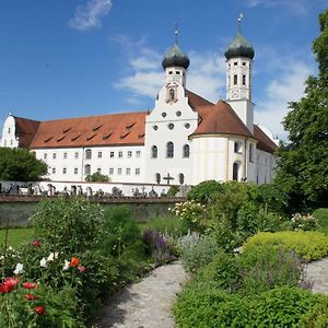 Kloster Benediktbeuern - Gaestehaus Der Salesianer Don Bosco酒店 Exterior photo